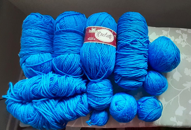 KNITTING YARN – SKY BLUE in Hobbies & Crafts in City of Toronto - Image 3