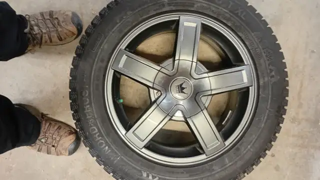 Snow tires on 17 inch alloy rims in Tires & Rims in Guelph - Image 2