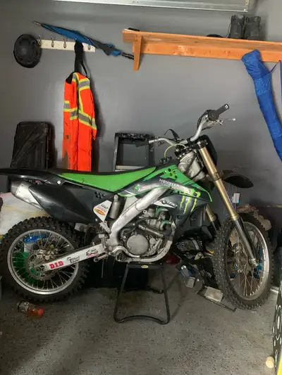 2007 Kawasaki KX250F – Low Hours, Ready to Ride Selling my 2007 Kawasaki KX250F. The bike has only 6...