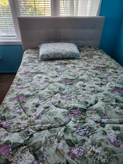 Large Private room for rent in Burlington Air Condition Home Appleby/Corporate DR. You must be Clean...
