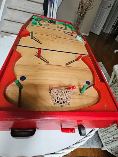 Munro Games - National 6 Man Hockey table top game, manufactured in Toronto in the 1950's. In fairly...