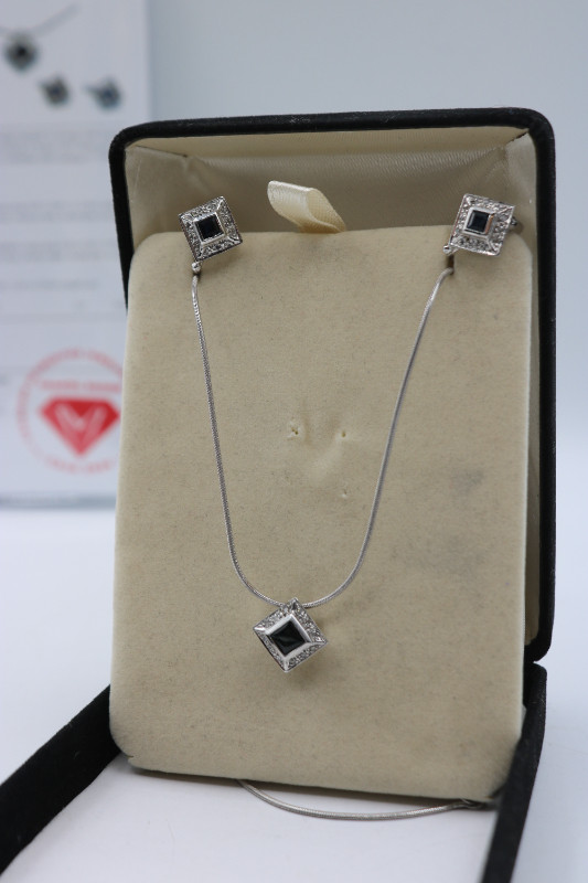 10 KT White Gold Cast Square Desing pendant and Earings (#I-4866 in Jewellery & Watches in City of Halifax - Image 2
