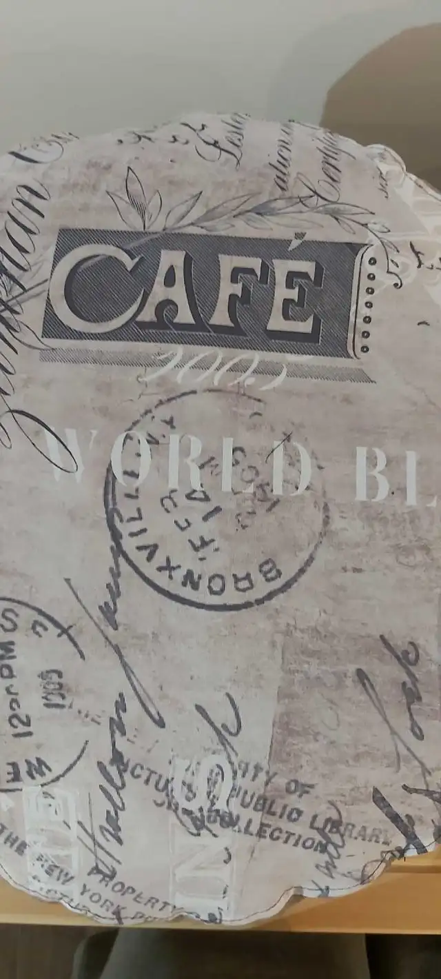 Ottomane + pillow in Chairs & Recliners in Portage la Prairie - Image 3