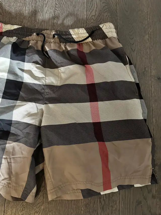 men’s authentic Burberry shorts in Men's in Mississauga / Peel Region - Image 5