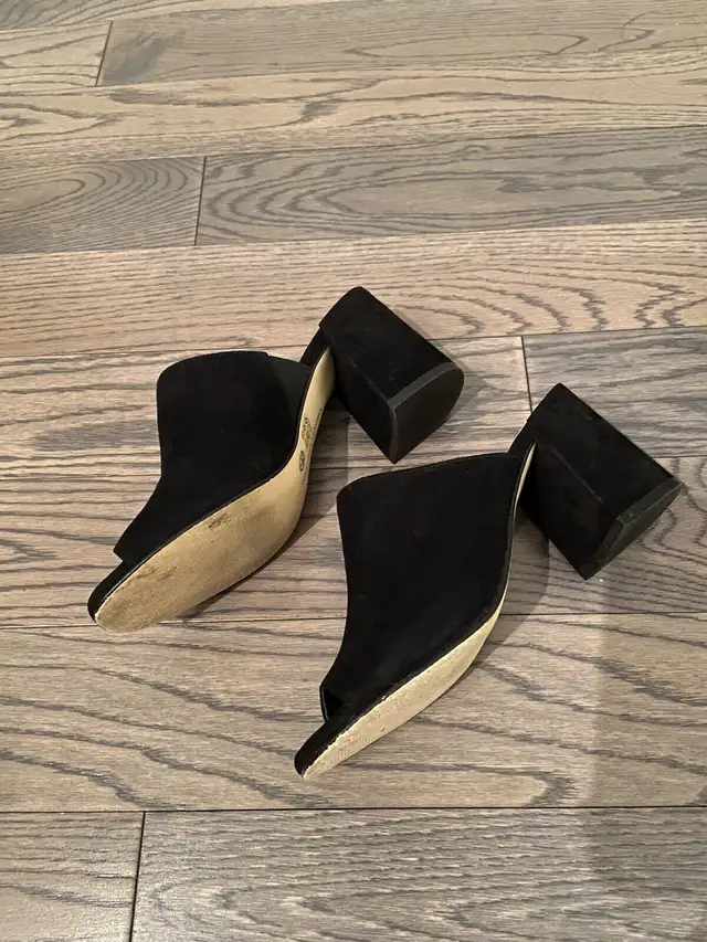 Women Sandal in Women's - Shoes in Markham / York Region - Image 6