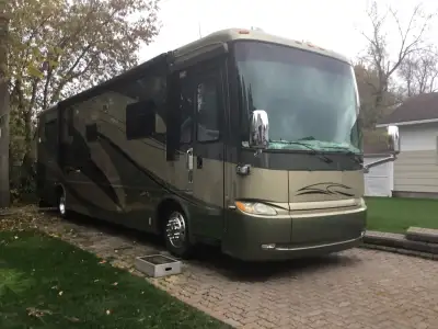 Diesel Cumming 400 HP/transmission Allison 6 vitesses 91227 kilometres, 3912 Chassis Spartan 7.5 gén...