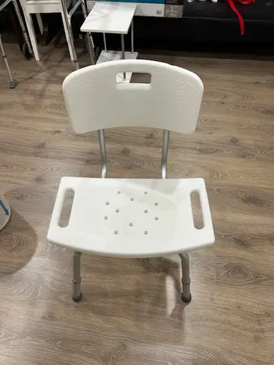 Chaise de douche blanche