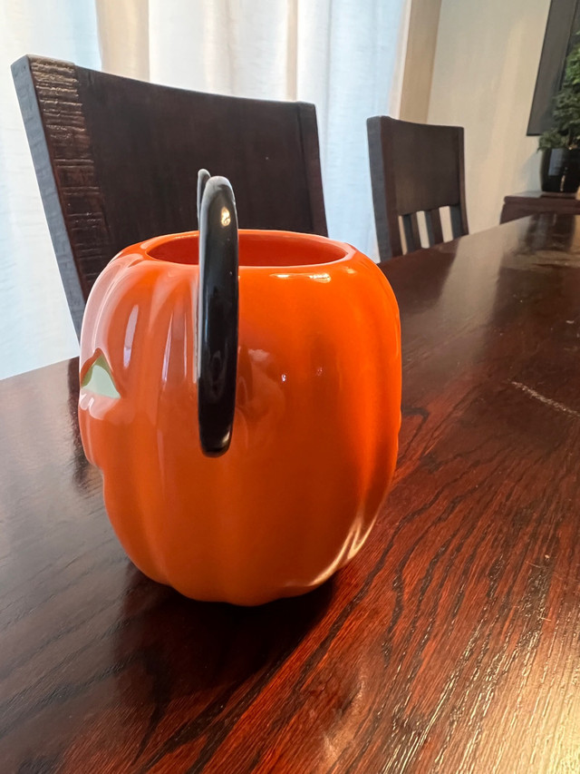 Mickey Mouse Pumpkin Halloween Mug. NEW. $20  in Arts & Collectibles in Calgary - Image 4