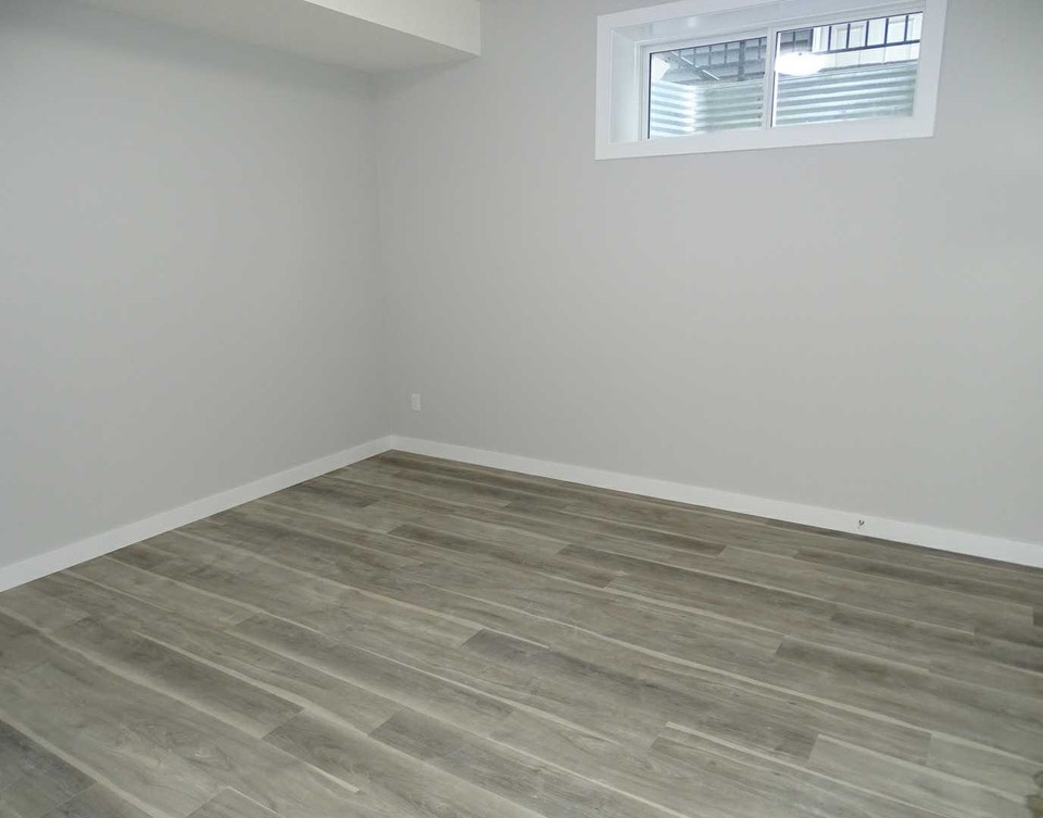 Legal Suite Basement For Rent In Walkersummit 3
