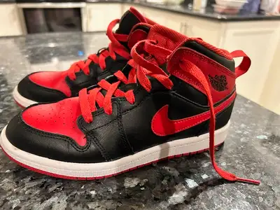 Nike kids Air Jordan 1 mid baskeball shoes. Great condition. Size 3Y. Text for quicker reply. 780-98...
