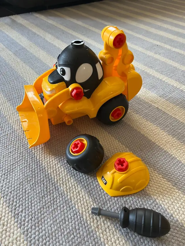 Construction build toy  in Toys & Games in Hamilton - Image 3