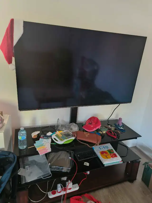 Skyworth 55XC9000 55-inch 4K OLED Android TV+  3 rack TV stand in TVs in Ottawa - Image 4