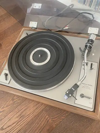 Realistic R-8010 belt drive vintage turntable , View more
