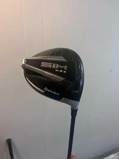 Selling my TaylorMade Sim Max driver, known for its incredible distance and forgiveness on the cours...
