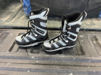 Morrow youth size 4 snowboard boots