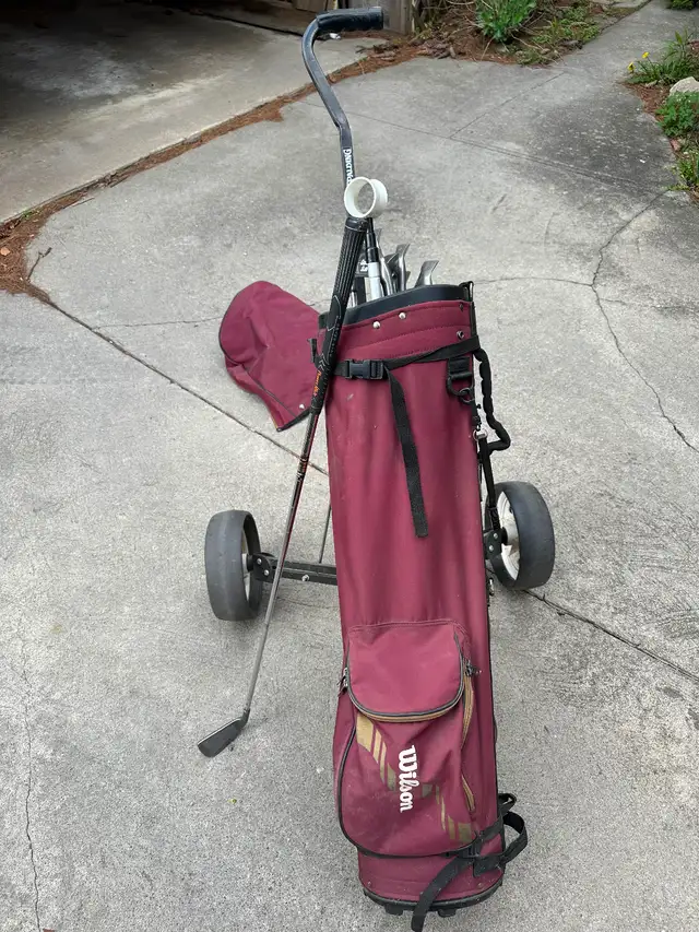 Wilson golf set with irons in Golf in Hamilton - Image 3