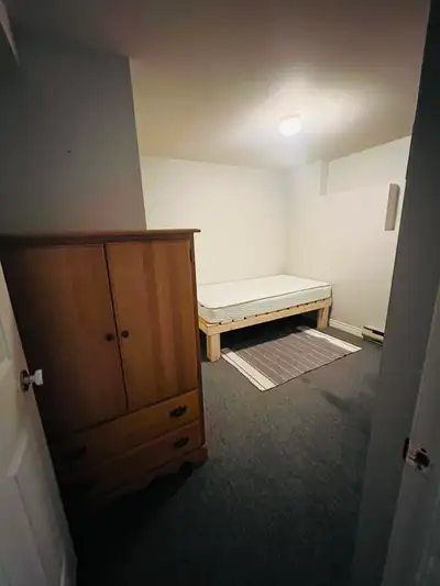 One bedroom in a 2 bedroom apartment for rent .. walking distance from the university , schools and...