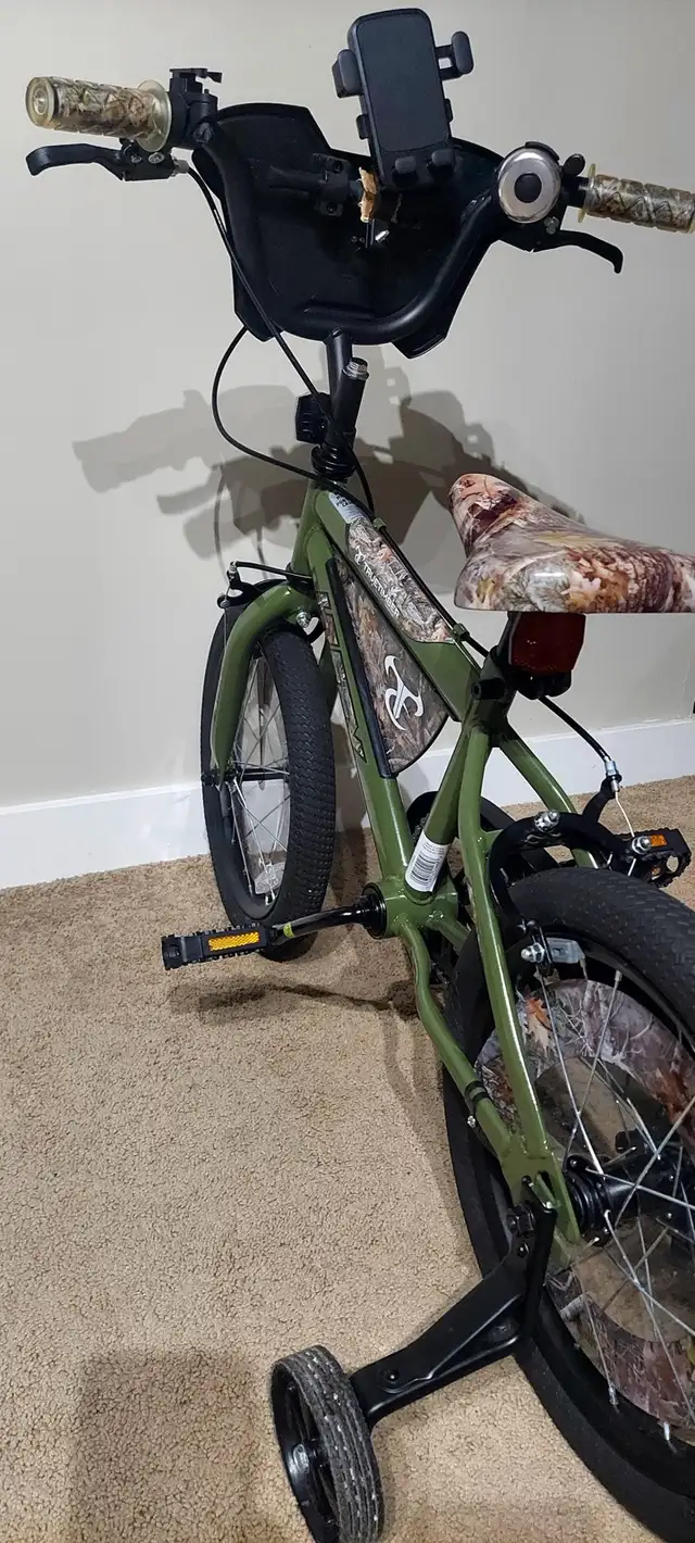 True Timber Camouflage Bike for Boys, 16-inch in Kids in Calgary - Image 10