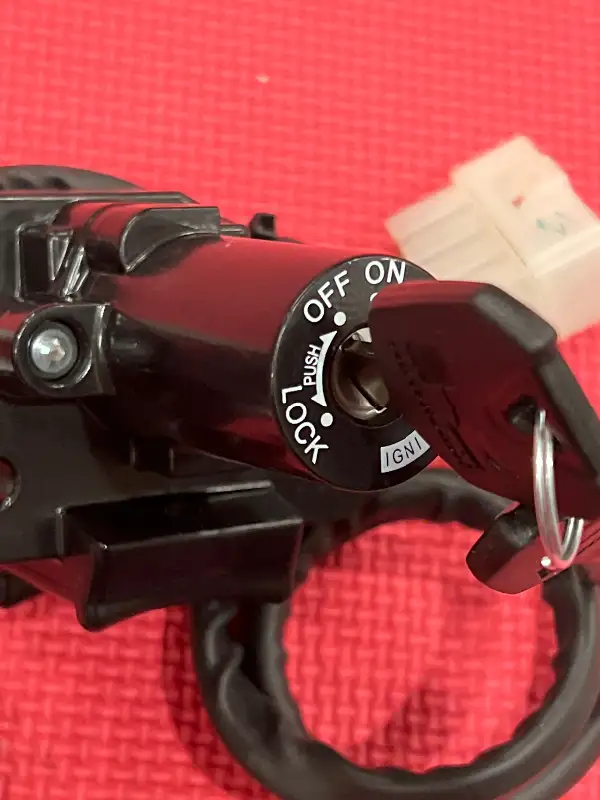 Kawasaki Ninja ex 250 Keys Locks ignition switch fuel 27045-5390 in Other in Barrie - Image 7