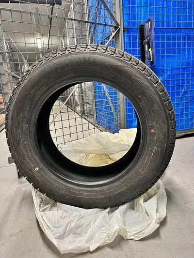 Condition Used - like new Selling a set of 4 used Yokohama IceGuard G075 winter tires. • Size: 225/6...