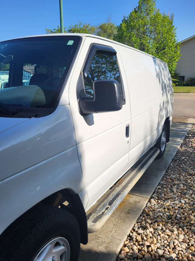 2007 Ford Econoline Super Duty Cargo Van in Cars & Trucks in Saskatoon - Image 3