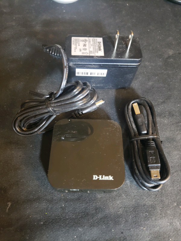 D-Link Dub-H4 High Speed USB 2.0 4port hub in Cables & Connectors in City of Toronto