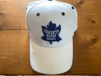 TORONTO MAPLE LEAFS VINTAGE FLEX HAT BY AMERICAN NEEDLE-SIZE S/M