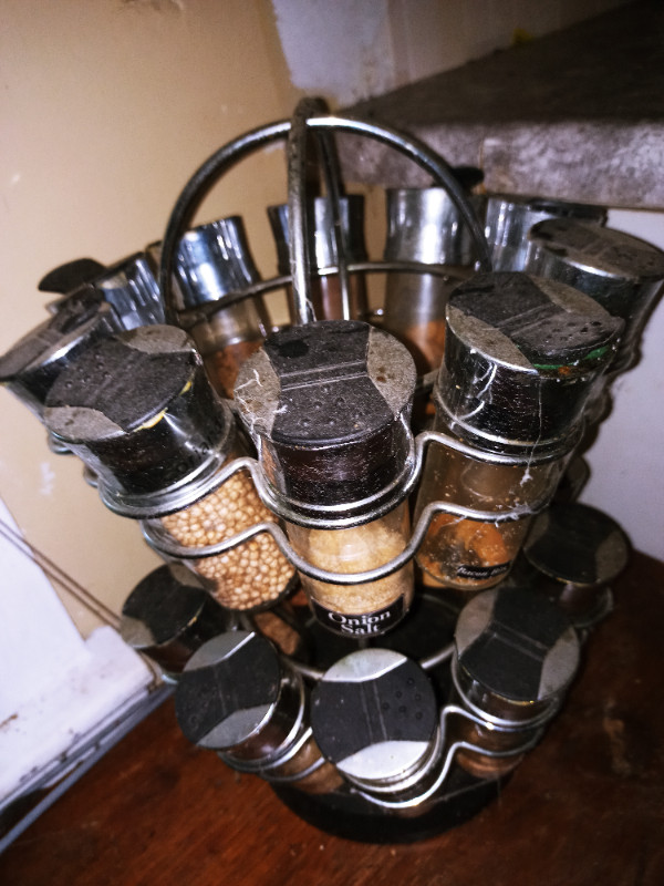 CAROUSEL  SPICE RACK in Kitchen & Dining Wares in Sarnia - Image 2