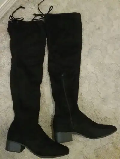 ●If ad is up-item available● Hannah Faux suede 2" heel Inside zipper Padding for comfort never worn...