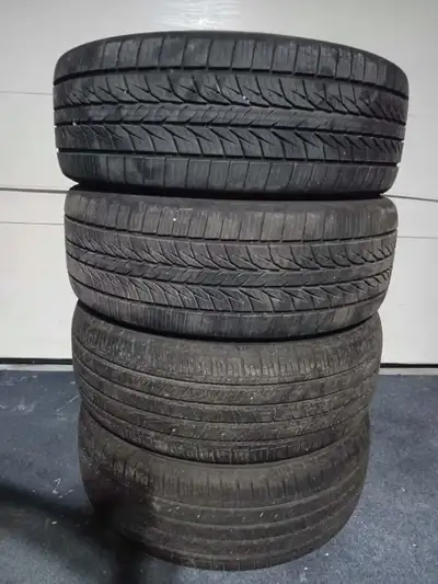 Bonjour, Je vends 4 pneus d'été, en bon état, pour 100 dollars les 4.