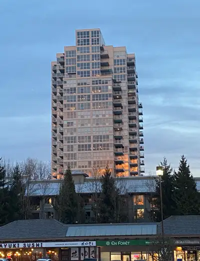$3,450 | 1,308 sq. ft. | 2 Bed, 2 Bath + Den