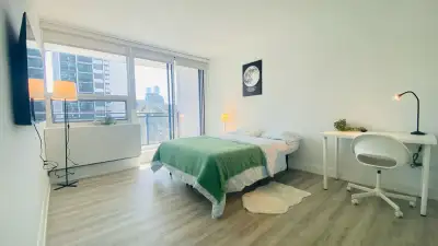 Room for Rent in a Spacious Apartment – 201 Sherbourne St Available for ASAP or April 1st move-in. P...