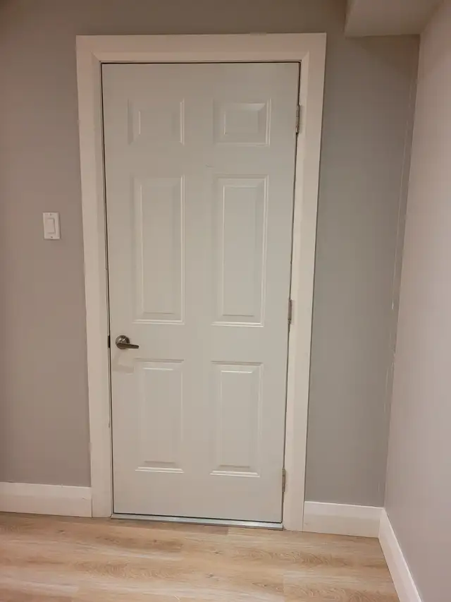 Interior  door installation65048377368577124