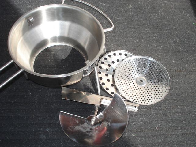Stainless Steel Food Mill in Kitchen & Dining Wares in Charlottetown - Image 4