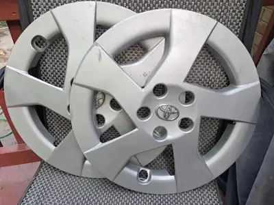 2 oem Totota hubcap replacements. Used but good condition. $25 for pair.