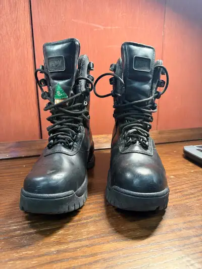 Magnum CSA Thinsulate Safety Work Boots – Women’s 6.5  – Black, View more