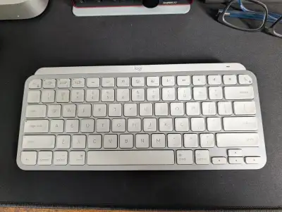 Excellent condition. Perfect working order and clean! Enhance your workflow and comfort across multi...