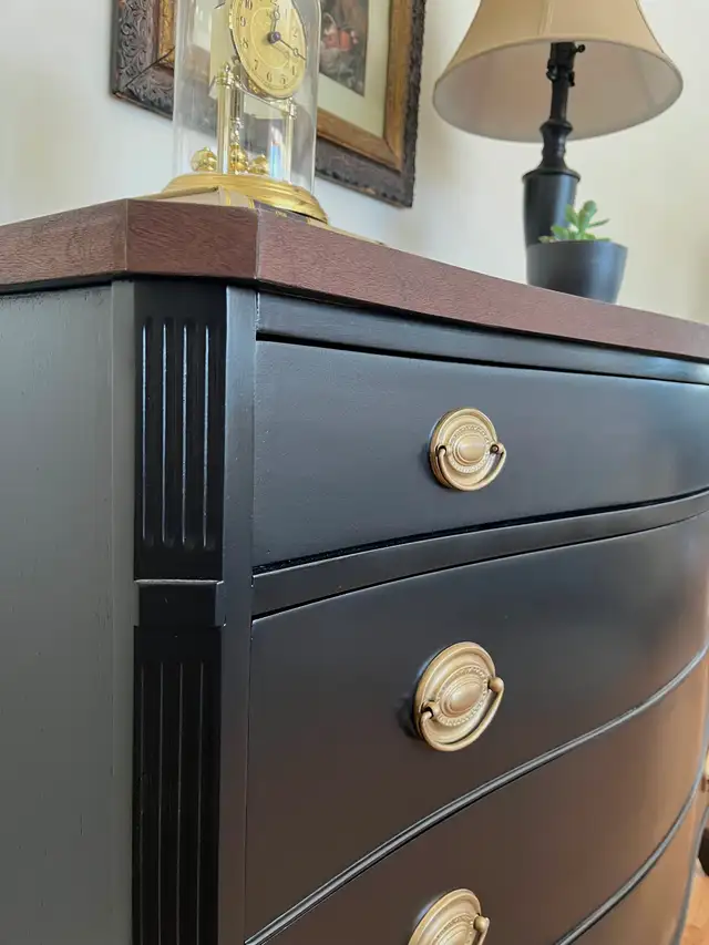 Gorgeous Mahogany Dresser (Refinished) in Dressers & Wardrobes in St. Catharines - Image 7