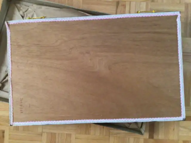 Chinese Vintage Framed Shell Shadow Box Art in Arts & Collectibles in Mississauga / Peel Region - Image 4