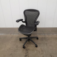 Herman Miller Ergonomic Office Chair Aeron Size B Black K6701