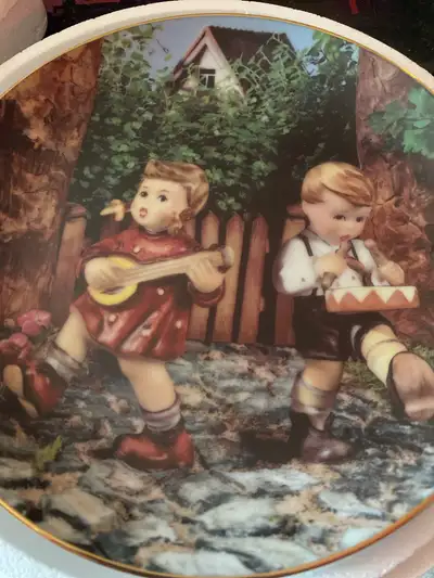 MJ Hummel plate “private parade”, View more