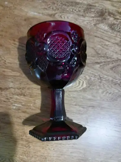 Vintage avon items, no boxes Wine decanter bubble bath. 1/4 bubble still in it. Wine glass. Salt and...
