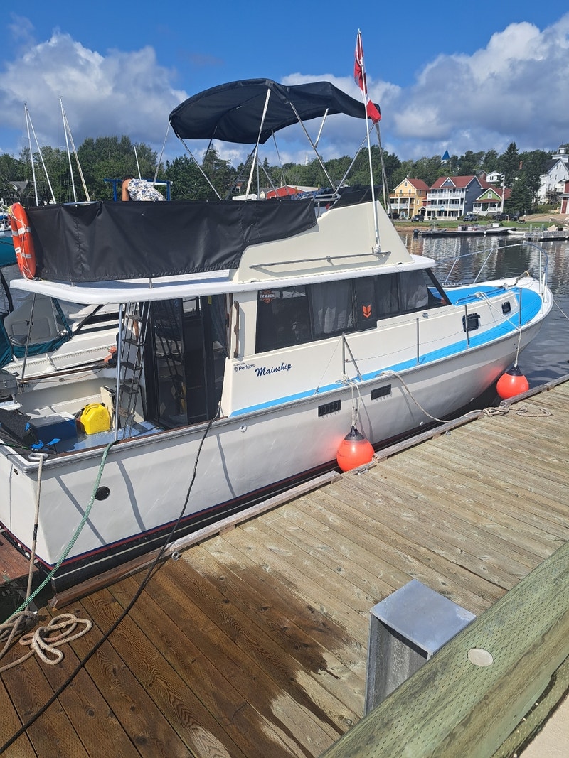 34 main ship Powerboats & Motorboats Cape Breton Kijiji