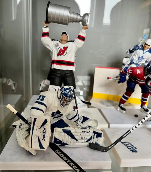 Figurines Mcfarlane NHL / Lot of different Mcfarlane series in Arts & Collectibles in Gatineau - Image 5