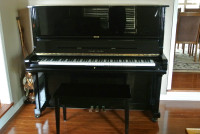 Piano Upright Young Chang 52"