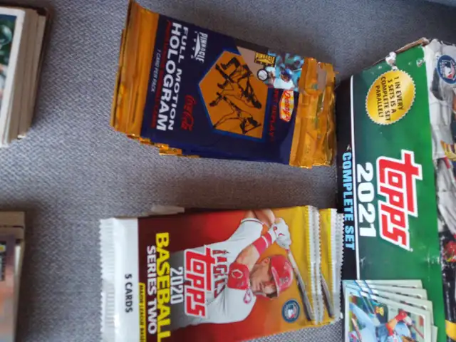 baseball cards64520012435843122