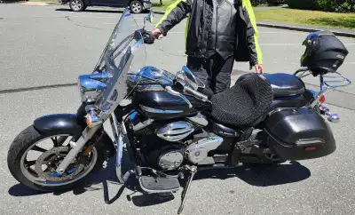 Black Yamaha Vstar 950
