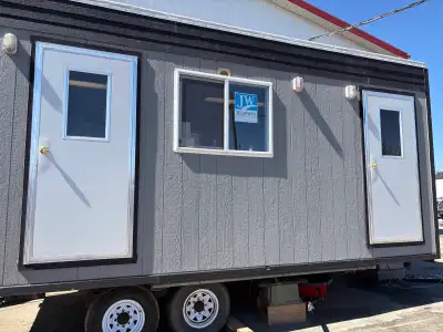 10 x 20 trailer completely redone, also it comes with two entrance. Delivery and set up in and aroun...