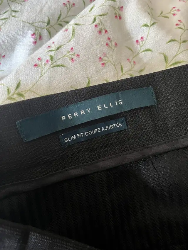 Perry Ellis dress pants in Men's in City of Toronto - Image 4
