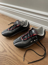Boys soccer shoes - Size 1 